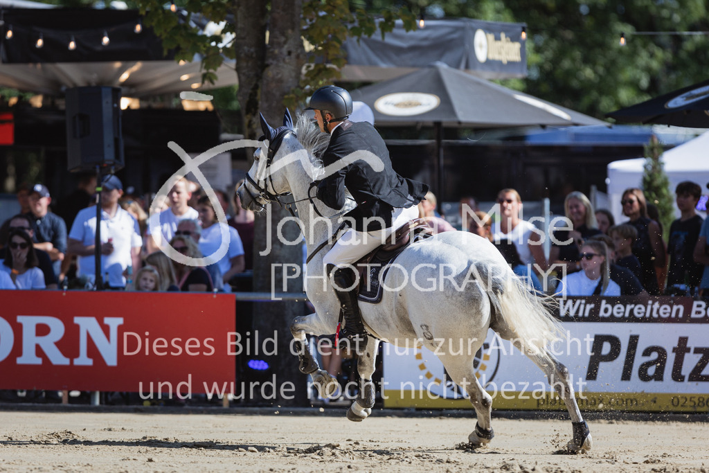 220828_Delbrueck_GrosserPreis-662 | Deine schönsten Turniermomente als professionelle Fotos! Entdecke hochwertige Pferdesport-Fotografie im Online-Shop. Jetzt Fotos finden & bestellen!