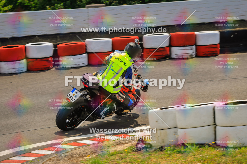 _DSK2478 | Hier findet Ihr Bilder von Touristenfahrten auf der Nürburgring Nordschleife oder von anderen Veranstaltungen die ich besucht habe. Viel Spass beim Durch Schauen 