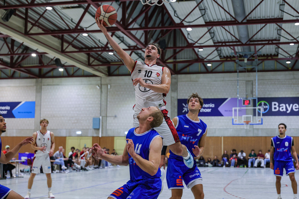 Regio BAYER GIANTS vs NEW Elephants Grevenbroich-75 | Fotos von Basketballspielen aus dem Raum NRW fotografiert von Gero Mueller-Laschet und Daniel Schaefer - Realisiert mit Pictrs.com