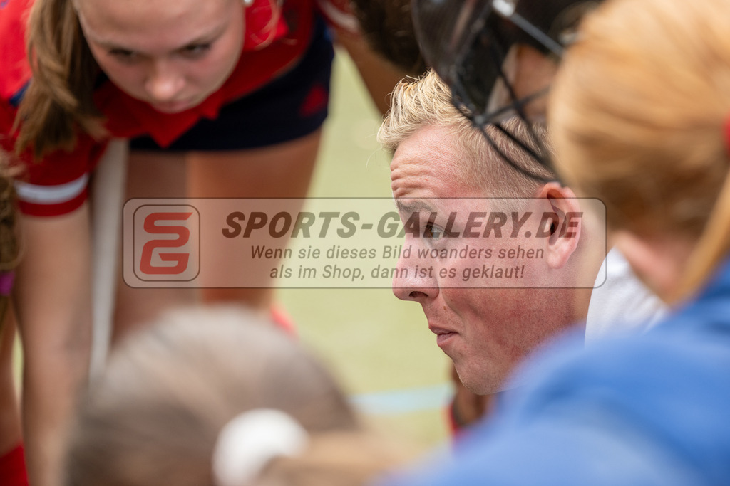 SFE_20231022_0108 | Deutsche Meisterschaft Weibliche U16 Finale Uhlenhorst Mülheim - Düsseldorfer HC am 22.10.2023 in Köln (Düsseldorfer Hockeyclub 1905 e.V.), Photo: Stephan Fehrmann 2023 (Sports-Gallery)