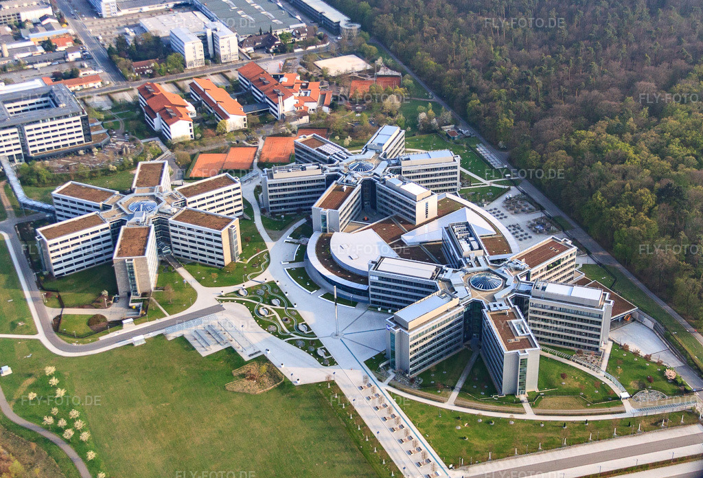 Luftbild: SAP Deutschland SE & Co. KG in Walldorf im Bundesland Baden-Württemberg in Deutschland. Foto: IMG_49465.jpg vom 06.04.2012 durch Werner Riehm/FLY-FOTO.deWWW.SAP.COM
