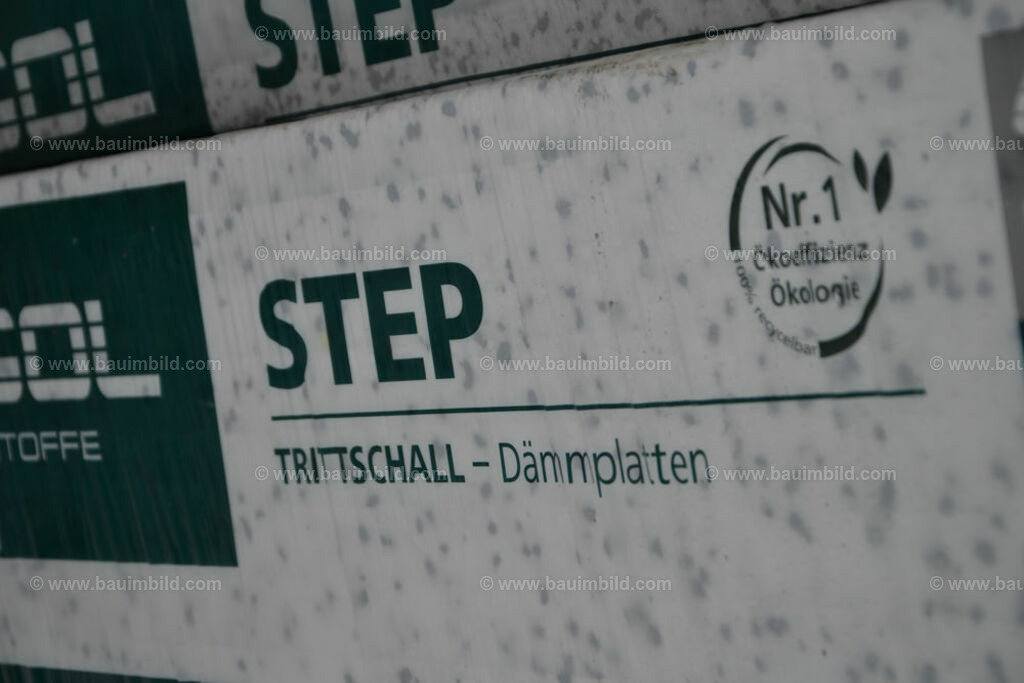 bib-lg19-fussbodenaufbau-0123 | Nach LV-Leistungsgruppen sortierte Detailfotos über den Bau eines Hauses. Alle Hausbau-Bilder direkt vom Urheber und Autor der Website Haus-Selber-Bauen.com