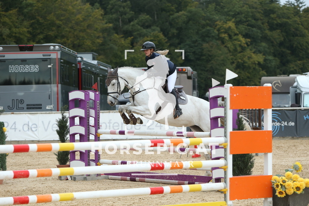 DL2Q7724 | Willkommen bei Brunnmayr - Design & Fotografie – Ihrem Spezialisten für Reitturniere und Pferdeveranstaltungen in Oberösterreich, Salzburg und Bayern! Seit über 17 Jahren sind wir leidenschaftlich dabei.