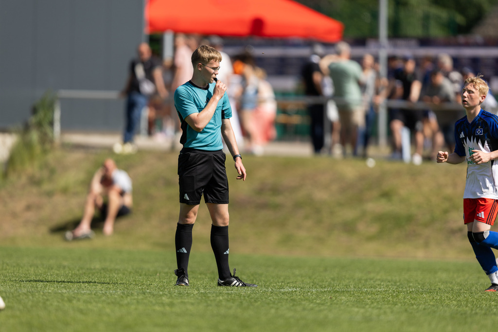 Fußball I Männer I 40. Pfingscup Hollage I 13178 | realhellocedii - Realisiert mit Pictrs.com
