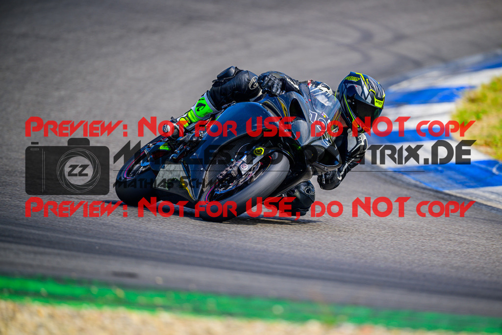 MaZZes_Fotomatrix_20250816_6007705_2234 | WEISS