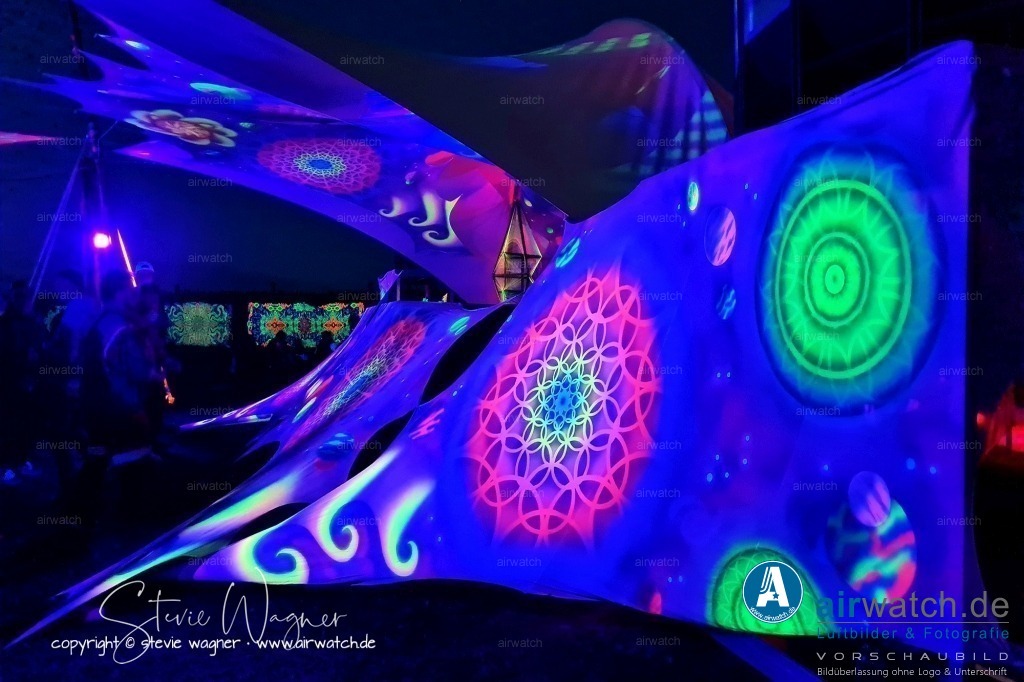 Bachblyten® Festival 2023 | Entdecken Sie atemberaubende Luftbilder und Fotografien auf airwatch.de - Tauchen Sie ein in eine Welt voller faszinierender Aufnahmen aus der Vogelperspektive.