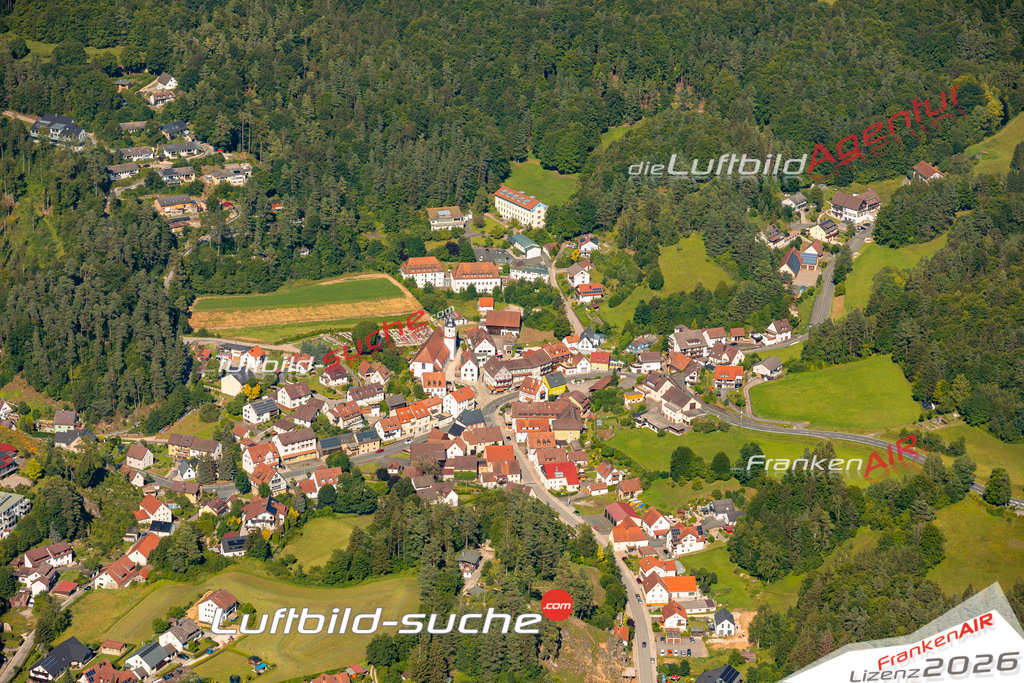 Das Luftbild zeigt :  Obertrubach - Die Luftaufnahme wurde 2024 vom UL-Flugzeug aus erstellt ( keine Drohne ) - Hochauflösende Luftaufnahme - Für grossformatige Ausdrucke geeignet. Die Geschenkidee !Mit Lizenz und Bildrechte bestellbar