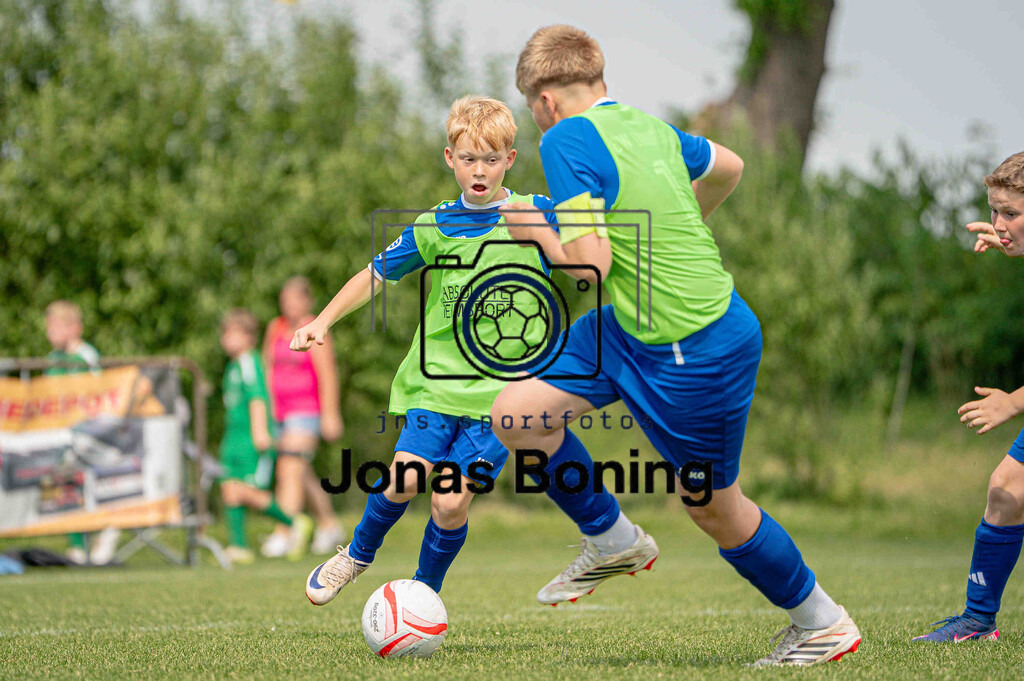 Fußball I E-Junioren I Saison 2025-2026 I OM-Cup Lüsche I Samstag  I 22913 | jns.sportfotos - Realisiert mit Pictrs.com