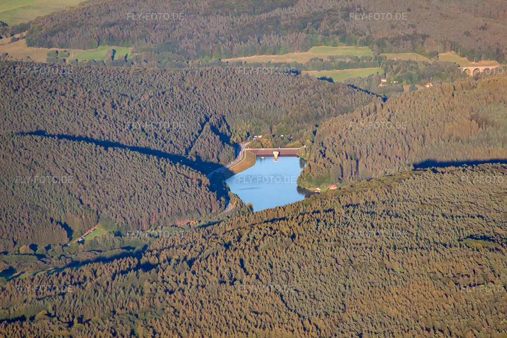 Luftbild: Marbachstausee im Ortsteil Hetzbach in Oberzent im Bundesland Hessen in Deutschland. Foto: IMG_52023.jpg vom 18.08.2012 durch Werner Riehm/FLY-FOTO.de