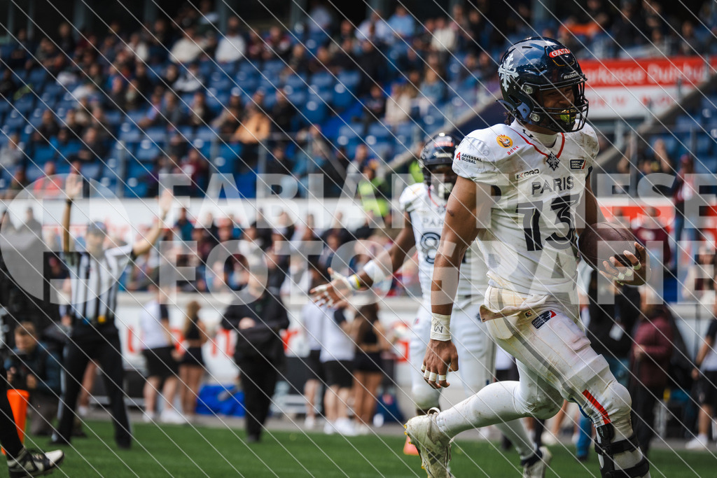 GER Rhein Fire vs. Paris Musketeers, Football, European League of Football, Spieltag 4, Saison 2025, 08.06.2025 | GER Rhein Fire vs. Paris Musketeers, Football, European League of Football, Spieltag 4, Saison 2025, 08.06.2025Foto: Fabian Friese - Realisiert mit Pictrs.com