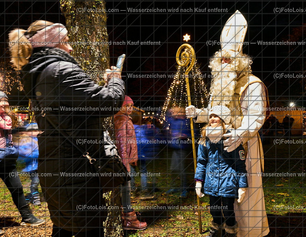 ALP7658_Wieselburger Advent_Nikolaus | (C)FotoLois.com, Alois Spandl, Wieselburger Advent im Schlosspark, Besuch durch den Hl. Nikolaus und seinen Krampussen, Sa 3. Dezember 2022.