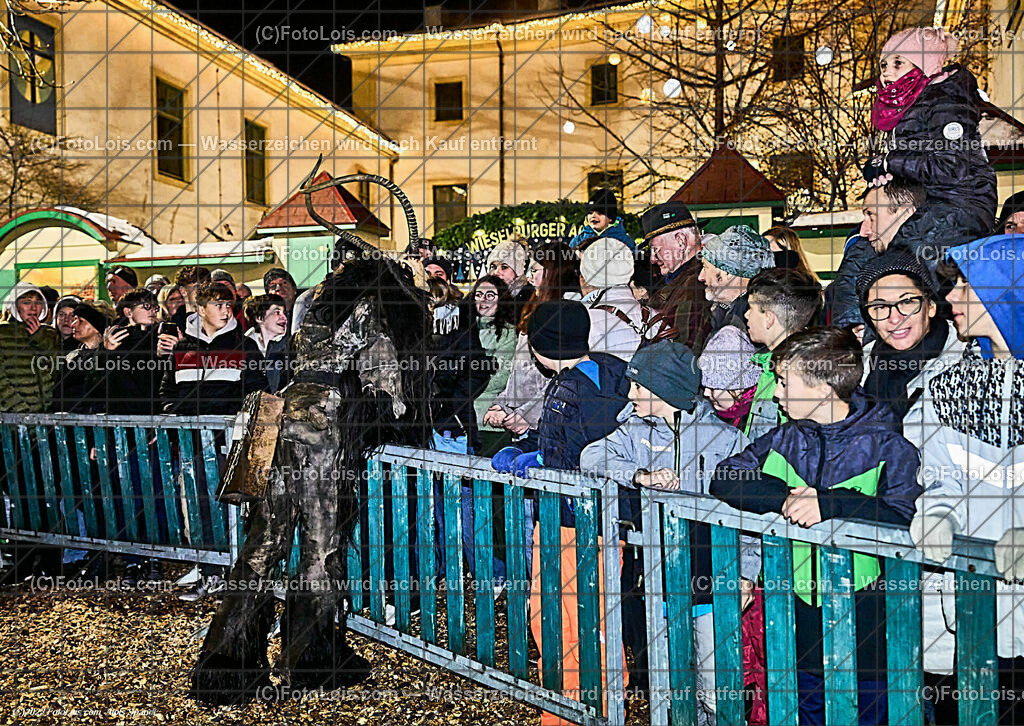 ALP5291_WIESELBURGER ADVENT_Perchtenlauf | (C)FotoLois.com, Alois Spandl, WIESELBURGER ADVENT, Perchtenlauf, So 10. Dez. 2023.