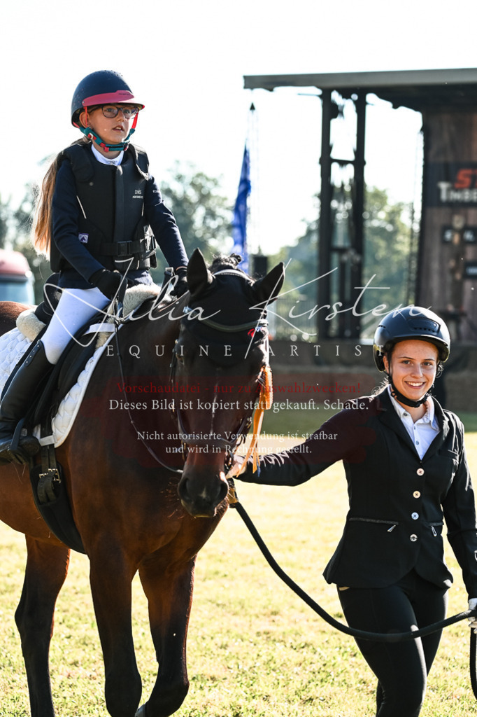 DSC_0517 | Pferde- und Turnierfotografie in Westsachsen. Pferdeportraits, Auftragszeichnungen und intuitive Kunst.