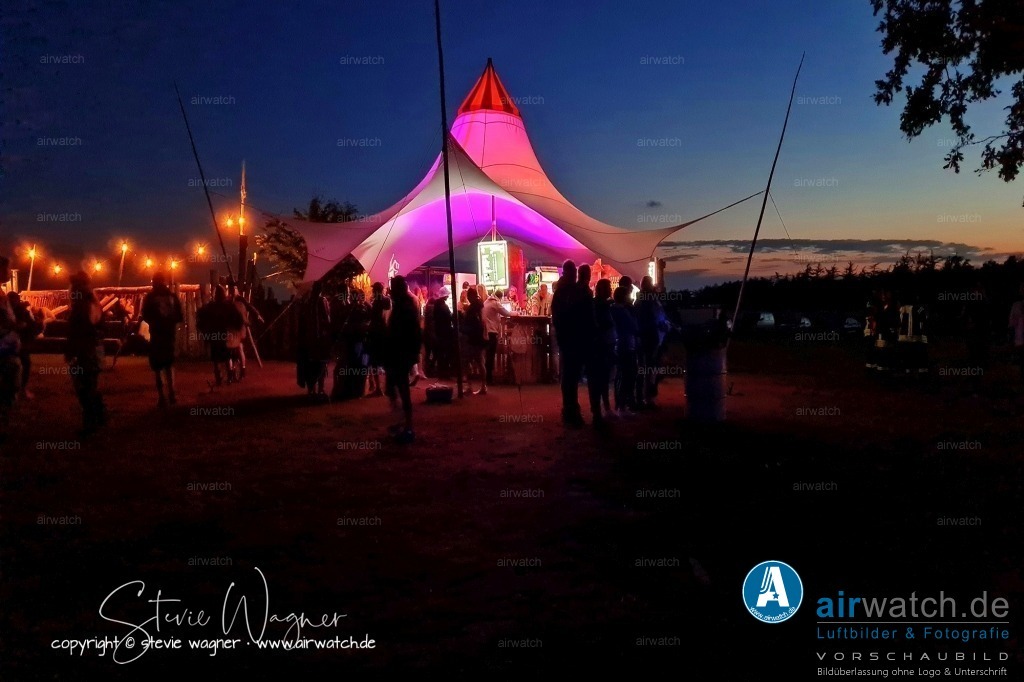 Bachblyten® Festival 2023 | Entdecken Sie atemberaubende Luftbilder und Fotografien auf airwatch.de - Tauchen Sie ein in eine Welt voller faszinierender Aufnahmen aus der Vogelperspektive.