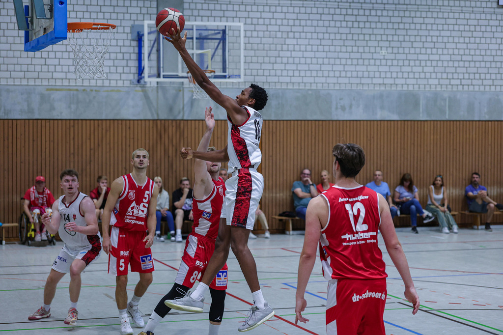 Regio Test BAYER GIANTS vs BSV Münsterland Baskets Wulfen-58 | Fotos von Basketballspielen aus dem Raum NRW fotografiert von Gero Mueller-Laschet und Daniel Schaefer - Realisiert mit Pictrs.com