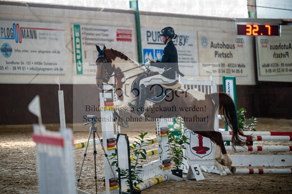 Hallenreittunier Voxtrup 2023 | Entdecke hochwertige Reitturnierfotos von Foto Oger. Professionell, emotional und authentisch – jetzt Lieblingsmomente im Shop bestellen.Deutschlandweite Turnierfotografie. - Realisiert mit Pictrs.com