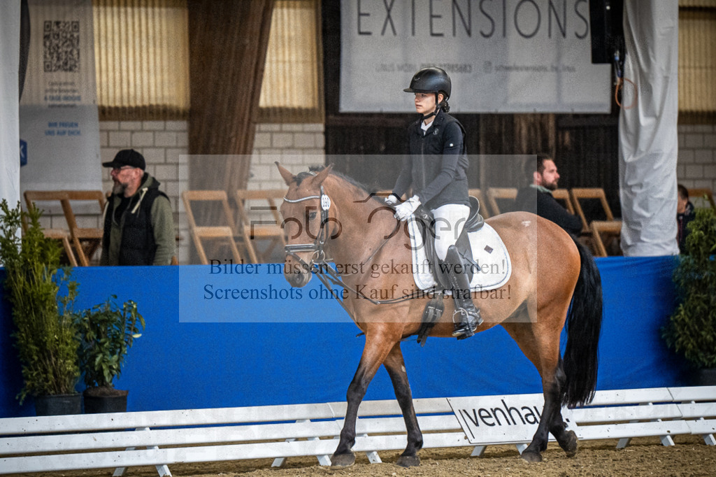 DOS_1298 | Entdecke hochwertige Reitturnierfotos von Foto Oger. Professionell, emotional und authentisch – jetzt Lieblingsmomente im Shop bestellen.Deutschlandweite Turnierfotografie. - Realisiert mit Pictrs.com