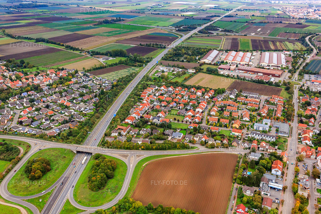 Luftbild: Ortsansicht von Südwesten im Ortsteil Dannstadt in Dannstadt-Schauernheim im Bundesland Rheinland-Pfalz in Deutschland. Foto: IMG_34183.jpg vom 02.10.2010 durch Werner Riehm/FLY-FOTO.deAuflösung des Originals: 4752 x 3168 px