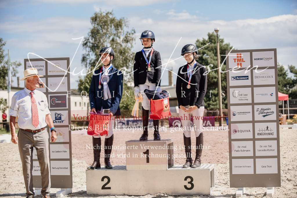 DSC_8863 | Pferde- und Turnierfotografie in Westsachsen. Pferdeportraits, Auftragszeichnungen und intuitive Kunst.