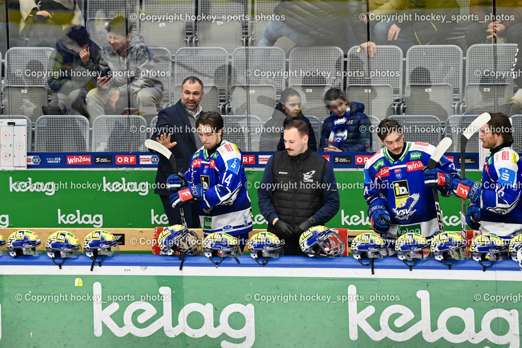 EC IDM WÄRMEPUMPEN VSV vs. Steinbach Black Wings Linz | Spielerbank EC VSV, Pierre Allard Headcoach EC VSV, #14 Johannes Tschurnig EC VSV, #34 Dominik Prodinger EC VSV, #16 Kevin Hancock EC VSV, EC IDM WÄRMEPUMPEN VSV vs. Steinbach Black Wings Linz, EC IDM WÄRMEPUMPEN VSV vs. Steinbach Black Wings Linz am 04.03.2026 in Villach (Stadthalle Villach), Austria, (Photo by Bernd Stefan)