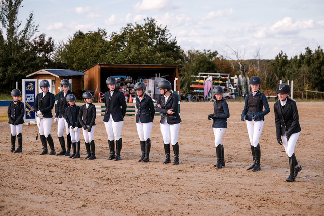 2026_10_03_Siefer-Hof_150312_Z81_42506327 | Professionelle Reitsport-, Turnier- und Eventfotografie von Robert Broda. Galerien mit ausgewählten und bearbeiteten Bildern direkt online ansehen und bestellen.