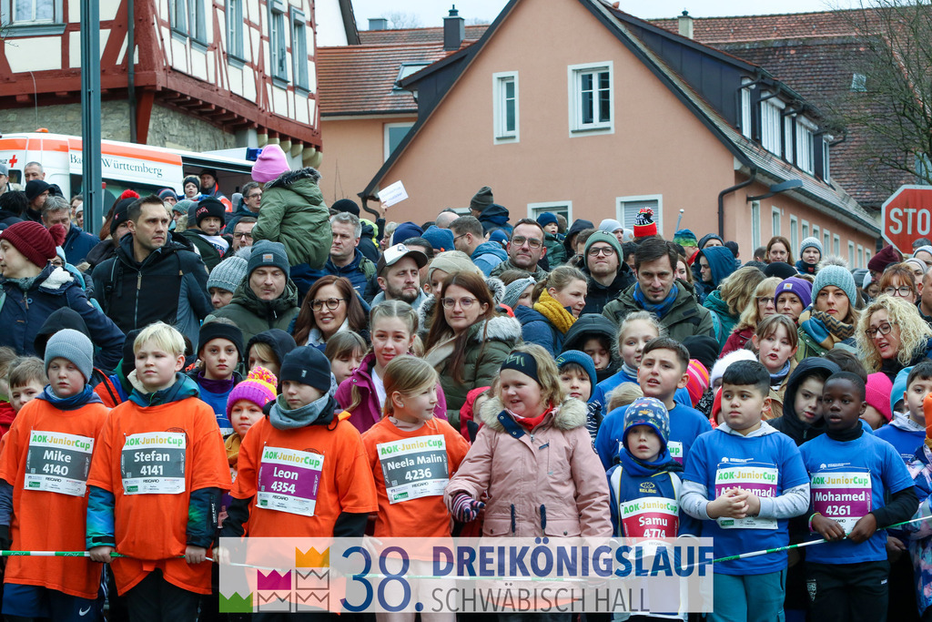 400m AOK Junior Cup | 3 Koenigslauf 2024 400m AOK Junior Cup - Realisiert mit Pictrs.com