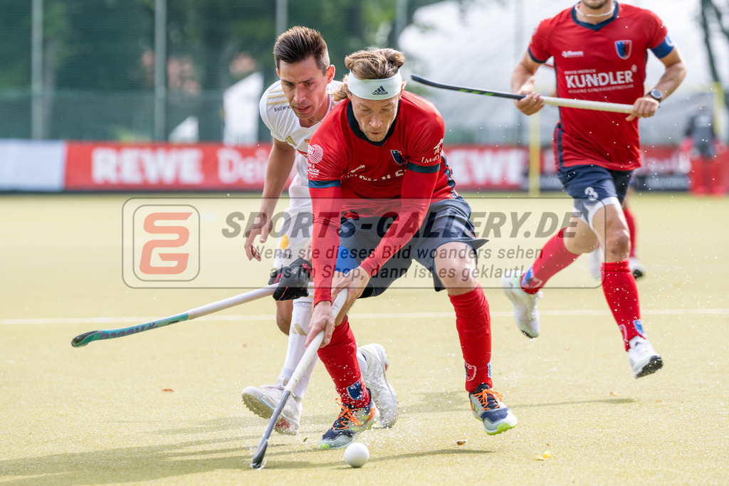 SFE_20230923_0029 | Hockey 1. Bundesliga Herren Rot-Weiss - Berliner HC am 23.09.2023 in Köln (KTHC Stadion Rot-Weiss Köln Tennis and Hockey Club), Photo: Stephan Fehrmann 2023 (Sports-Gallery),Martin Zwicker ( Bremer HC #23 ) ,Forian Adrians ( Rot-Weiss Köln #8 )