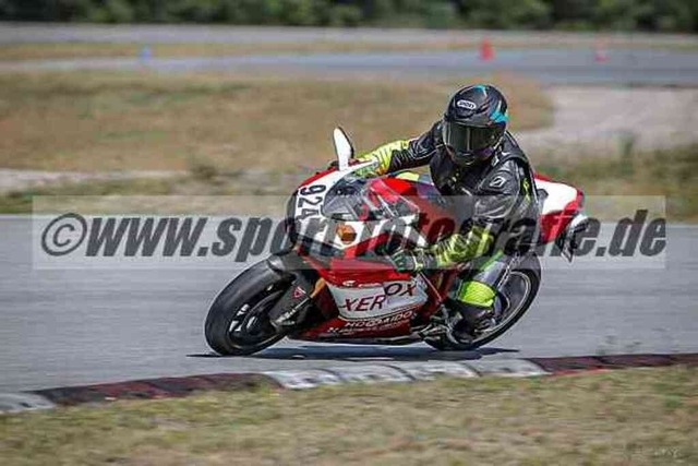 pubi5409 | Professionelle Fotos von Sportveranstaltungen, aber auch Hochzeiten und anderen Events. - Realisiert mit Pictrs.com