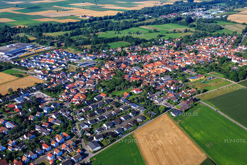 Dorfansicht aus Nordosten | Luftbild: Dorfansicht aus Nordosten in Rohrbach im Bundesland Rheinland-Pfalz in Deutschland. Foto: IMG_092513.jpg vom 01.08.2016 durch Werner Riehm/FLY-FOTO.de - Realisiert mit Pictrs.com