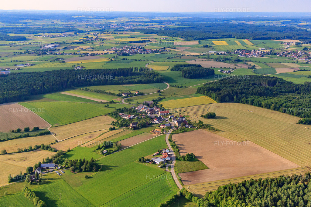 Luftbild: Rother Straße im Ortsteil Rast in Sauldorf im Bundesland Baden-Württemberg in Deutschland. Foto: IMG_57643.jpg vom 08.06.2013 durch Werner Riehm/FLY-FOTO.de