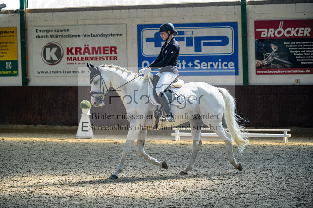 Reitturnier Voxtrup | Entdecke hochwertige Reitturnierfotos von Foto Oger. Professionell, emotional und authentisch – jetzt Lieblingsmomente im Shop bestellen.Deutschlandweite Turnierfotografie. - Realisiert mit Pictrs.com