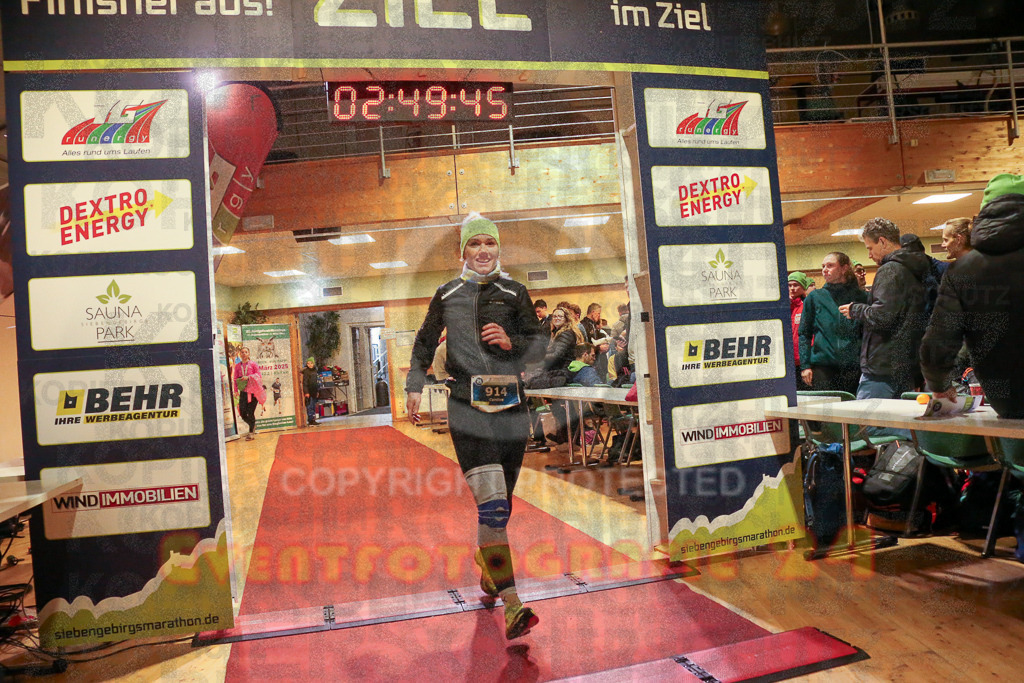 241208_1152_EX1_6800 | Sportfotografie im Rhein-Sieg Kreis, Köln, Bonn, NRW, Rheinland Pfalz, Hessen, etc. Unser Tätigkeitsfeld umfasst den Laufsport vom Volkslauf über den Marathon, Duathlon, Triathon bis zum Ultralauf wie Kölnpfad Ultra oder Schindertrail.