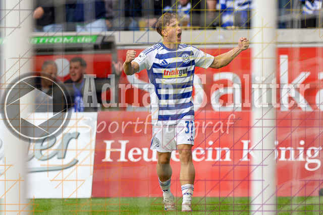 MSV Duisburg vs VfB Stuttgart II - 3. Liga | Duisburg, Deutschland, 02.08.25:   Patrick Sussek (MSV Duisburg) Torjubel, jubelt nach seinem Treffer zum 2:1 waehrend des Spiels der 3. Liga MSV Duisburg vs VfB Stuttgart II in der schauinsland-reisen-arena(Foto von Brauer-Fotoagentur / Adrian Schlueter)