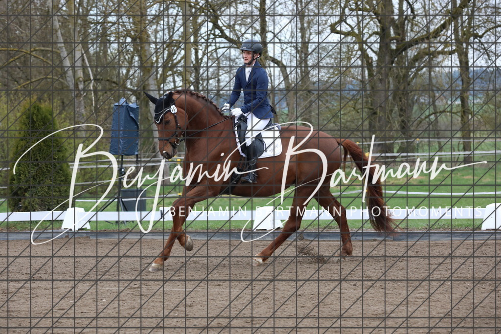 AZ2A4051 | Benjamin Bartmann Photomoments