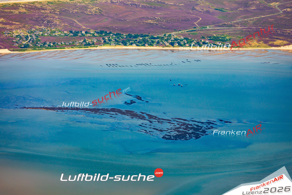 Luftbild der Stadt List auf Sylt - Die Luftaufnahme wurde 2025 vom UL-Flugzeug heraus erstellt ( keine Drohne ) - Hochauflösende Luftaufnahme - für professionelle Ausdrucke geeignet. Die Geschenkidee !Hier alle&nbsp;Infos zur Lizenzierung der LuftaufnahmeWir fliegen auch dieses Jahr wieder in Ihre Region um Luftbilder zu erstellen.- Luftbild anfragen