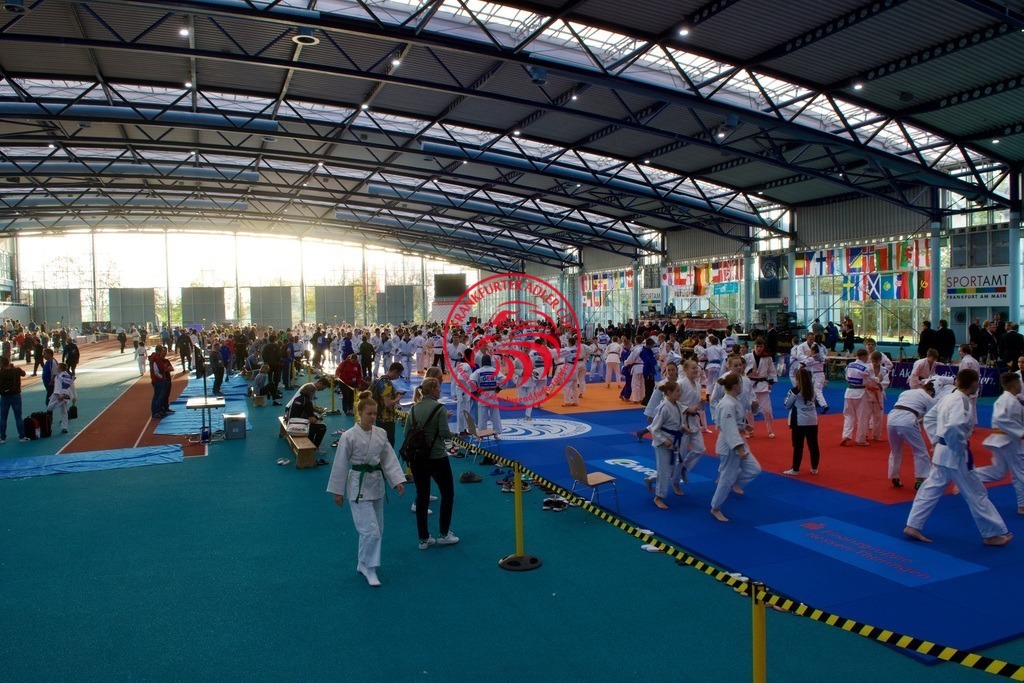 RAS_7971 | Fotos vom Adler Cup - Pictures from Adler Cup

Hier findet Ihr alle Eindrücke und großen Momente der Adler Cup Wochenenden. Here you will find all impressions and great moments of the Adler Cup weekends. - Realisiert mit Pictrs.com