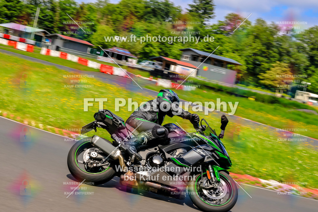 VBK-8214 | Hier findet Ihr Bilder von Touristenfahrten auf der Nürburgring Nordschleife oder von anderen Veranstaltungen die ich besucht habe. Viel Spass beim Durch Schauen 