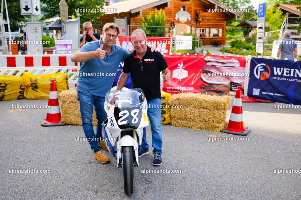 P1014662 | Erleben Sie atemberaubende, hochqualitative Fotos Ihrer Fahrt entlang der malerischen Alpenstraßen. Besuchen Sie alpineshots.com, um professionelle Aufnahmen Ihrer unvergesslichen Reise zu finden und zu kaufen - Realisiert mit Pictrs.com