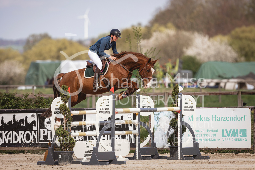 250416_M2-Springen-422 | Deine schönsten Turniermomente als professionelle Fotos! Entdecke hochwertige Pferdesport-Fotografie im Online-Shop. Jetzt Fotos finden & bestellen!