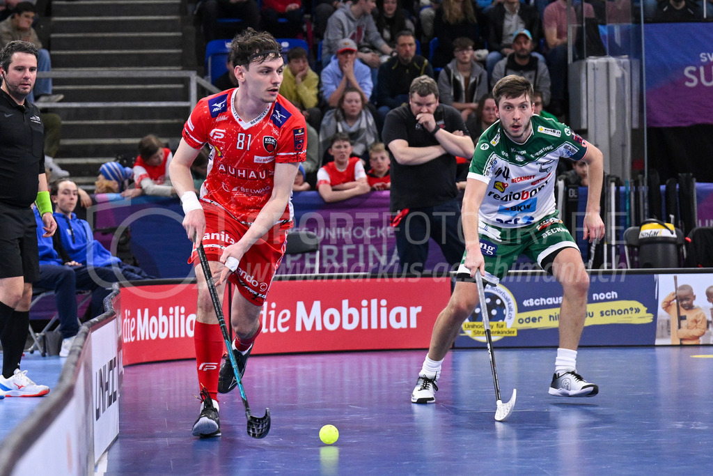 SV Wiler-Ersigen vs Floorball Köniz - 15. April 2023 | SV Wiler-Ersigen vs Floorball Köniz
Stimo Arena, Kloten
Yann Andrea Ruh (#81 Floorball Koeniz) und Marco Louis (#94 SV Wiler-Ersigen).
Bild: Sportfotografie Markus Aeschimann | www.markus-aeschimann.ch - Realisiert mit Pictrs.com