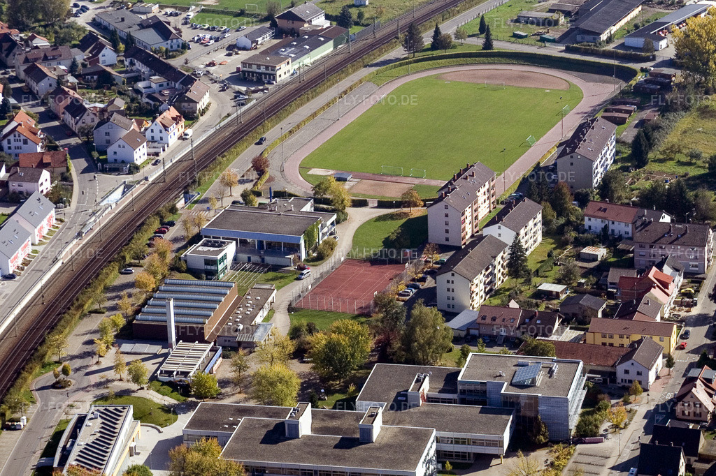 Luftbild: TSV Berghausen Stadion im Ortsteil Berghausen in Pfinztal im Bundesland Baden-Württemberg in Deutschland. Foto: IMG_8568.jpg vom 14.10.2007 durch Werner Riehm/FLY-FOTO.de