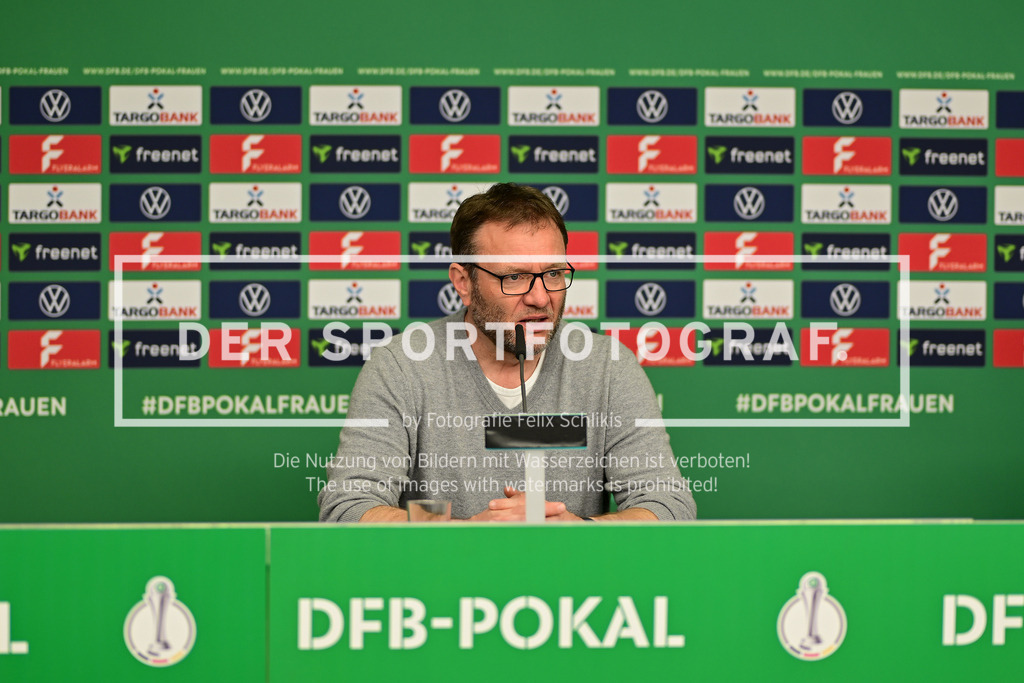 Fußball I Frauen I Saison 2024-2025 I DFB-Pokal I Halbfinale I Hamburger SV - SV Werder Bremen I 39147 | Der Sportfotograf. - Realisiert mit Pictrs.com