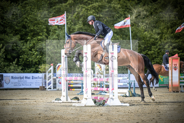 DOS_8111 | Entdecke hochwertige Reitturnierfotos von Foto Oger. Professionell, emotional und authentisch – jetzt Lieblingsmomente im Shop bestellen. - Realized with Pictrs.com