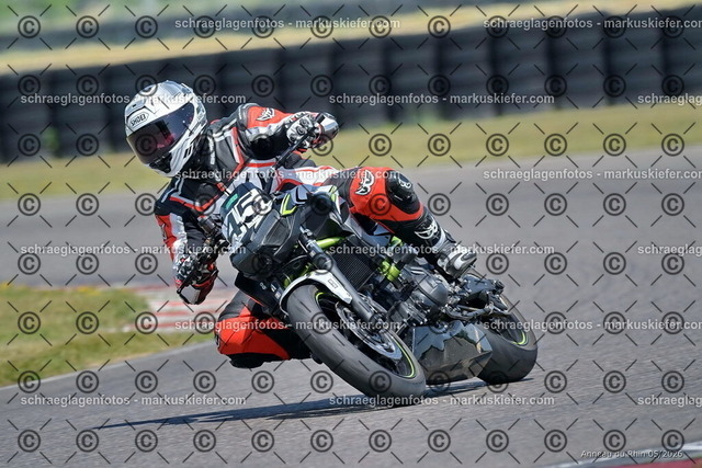 26BT02-2117 | markuskiefer.com - Realisiert mit Pictrs.com