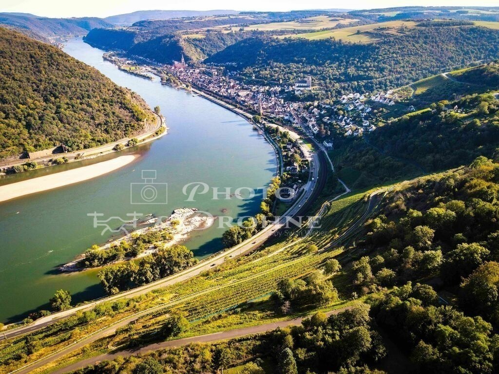 Oberwesel-0330 | Luftaufnahme vom Rheintal und der Weinlage Oelsberg in Oberwesel am Rhein. - Realisiert mit Pictrs.com