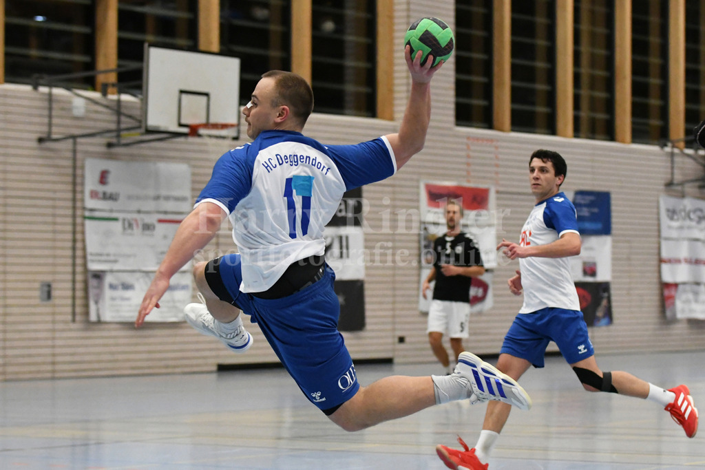 HC Deggendorf : Burghausen II | Aaron Zaglauer (HC Deggendorf  #17) - Realisiert mit Pictrs.com