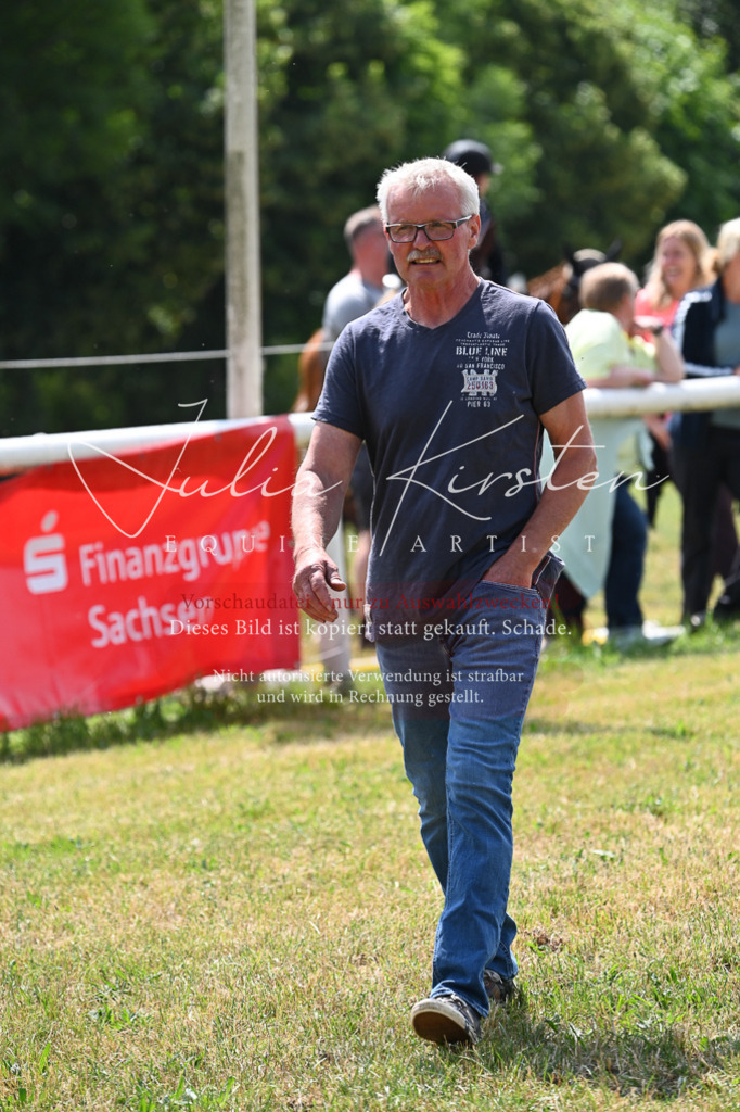 DSC_9281 | Pferde- und Turnierfotografie in Westsachsen. Pferdeportraits, Auftragszeichnungen und intuitive Kunst.