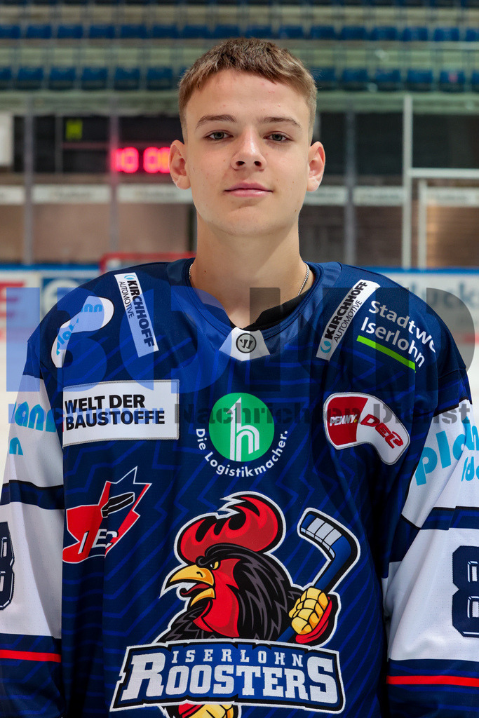 Deutsche Eishockey Liga (DEL): Iserlohn Roosters Teamshooting {date} -  | {headline}(Foto: Sebastian Sendlak / BOND) - Realisiert mit Pictrs.com