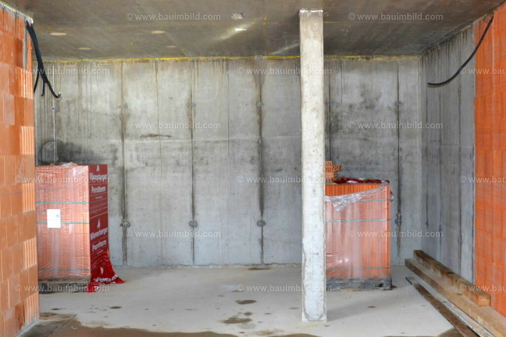 bib-lg04-betonarbeiten-0687 | Nach LV-Leistungsgruppen sortierte Detailfotos über den Bau eines Hauses. Alle Hausbau-Bilder direkt vom Urheber und Autor der Website Haus-Selber-Bauen.com