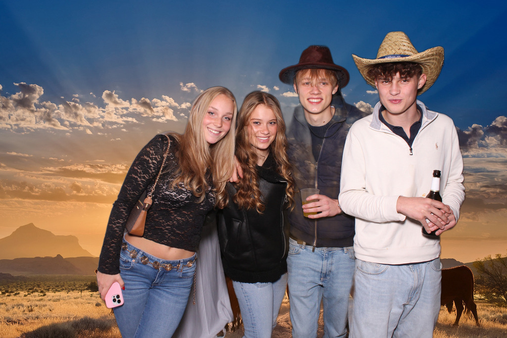 top-top.de-251025-0055 | Foto, Video, Fotografie, Videografie, Fotobox, DJ, Discjockey, Musik, Musikbox, Veranstaltung, Photobooth, Amazon, Ebay, Buchtipp, Bestseller, Autor, Verlag, Buch, Wesel, Hamminkeln, NRW, Dinslaken, Rees, Drohne, Hochzeit, Party, Fotobox, Wesel, Fotograf